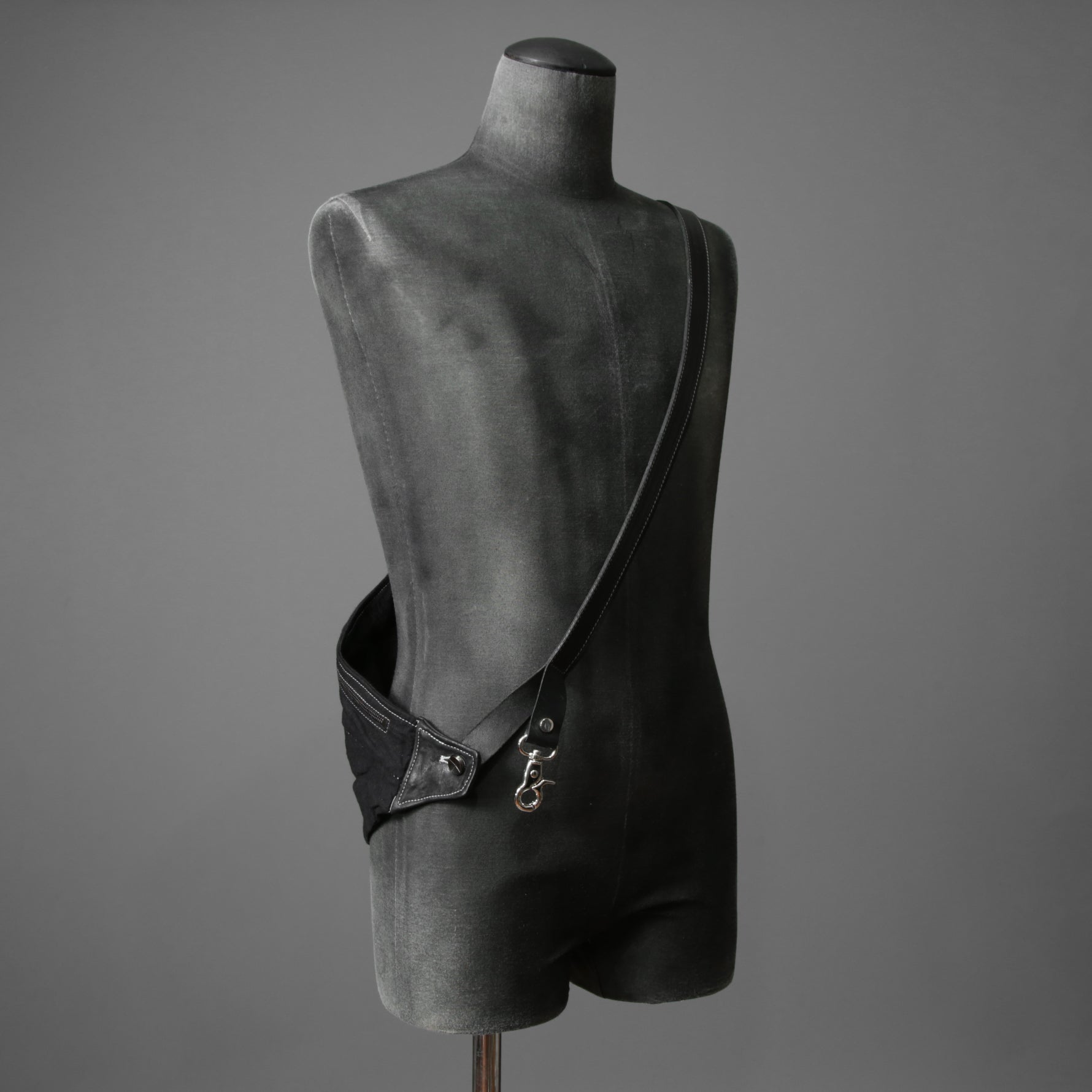 incarnation インカネーション / 美品 Garage eden別注/ Object dyed W POCKET with SNAT PACK PANTS / size S (BLACK)
