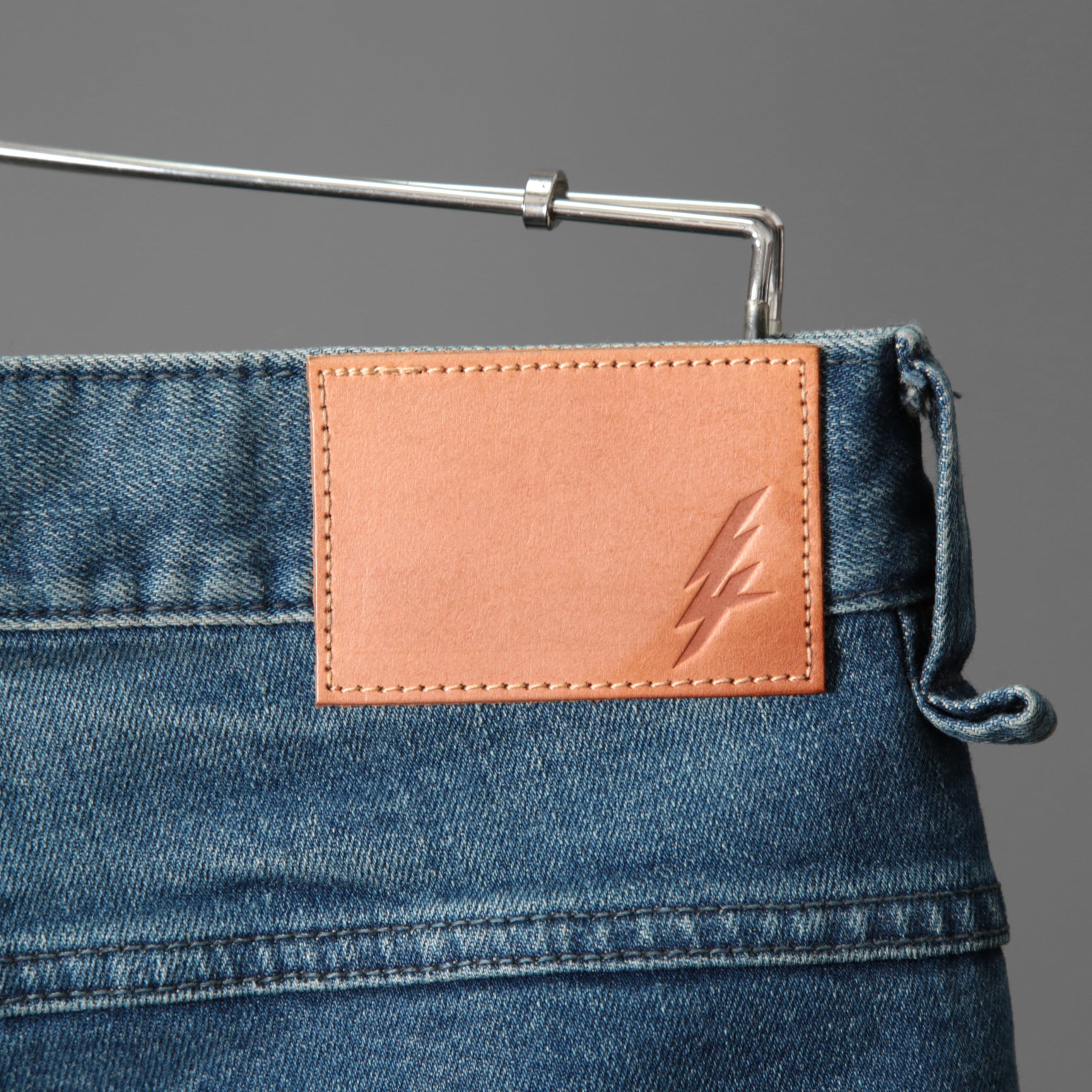 STRUM ストラム / 22AW 美品 12.5oz オーガニックコットン ストレッチデニム 1977 レギュラーストレート ユーズド加工 / size 30 (INDIGO)