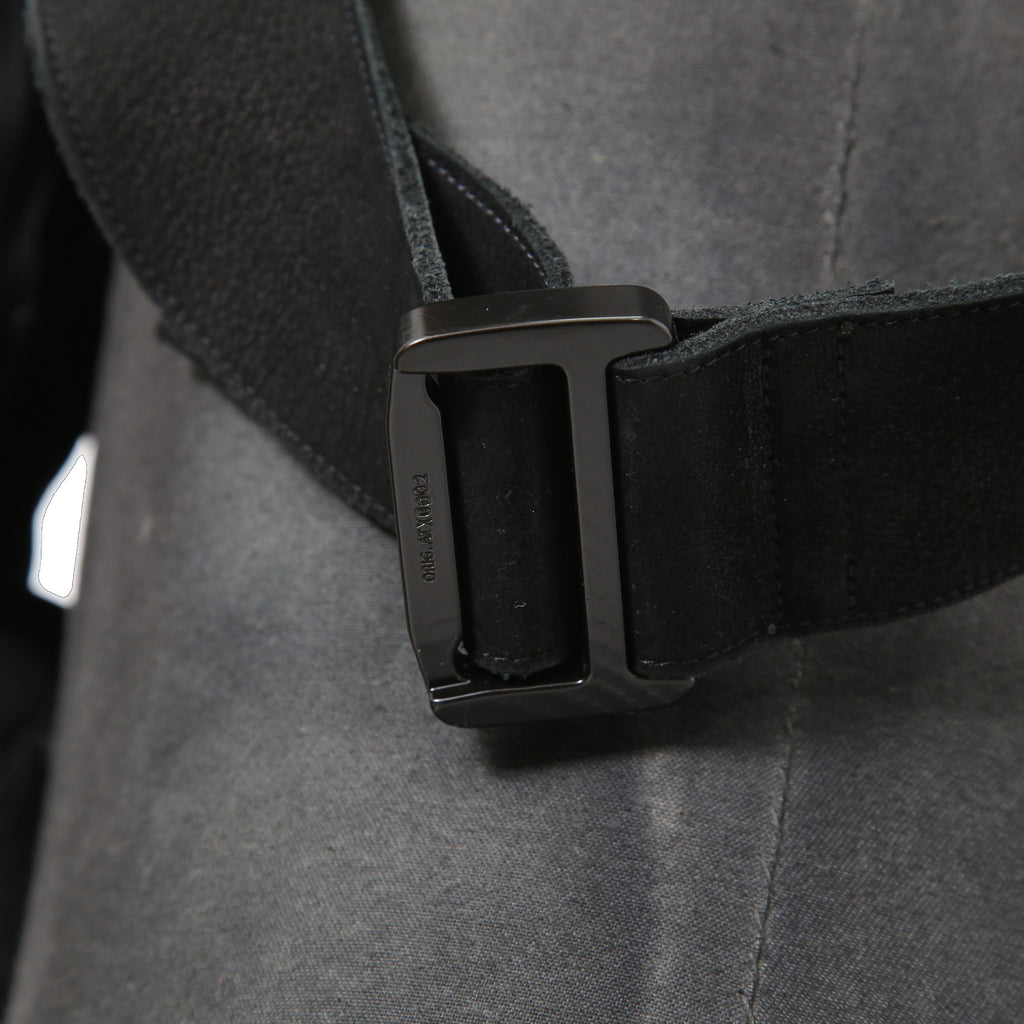 新品 Leon Emanuel Blanck レオン エマニュエル ブランク/ 24AW GUIDI Buffalo Nubuck Leather / Distortion Multi Pocket Vest Bag (BLACK)