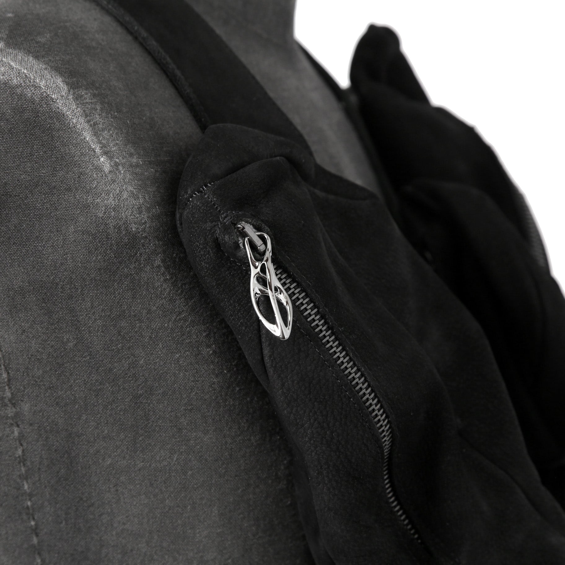 新品 Leon Emanuel Blanck レオン エマニュエル ブランク/ 24AW GUIDI Buffalo Nubuck Leather / Distortion Multi Pocket Vest Bag (BLACK)