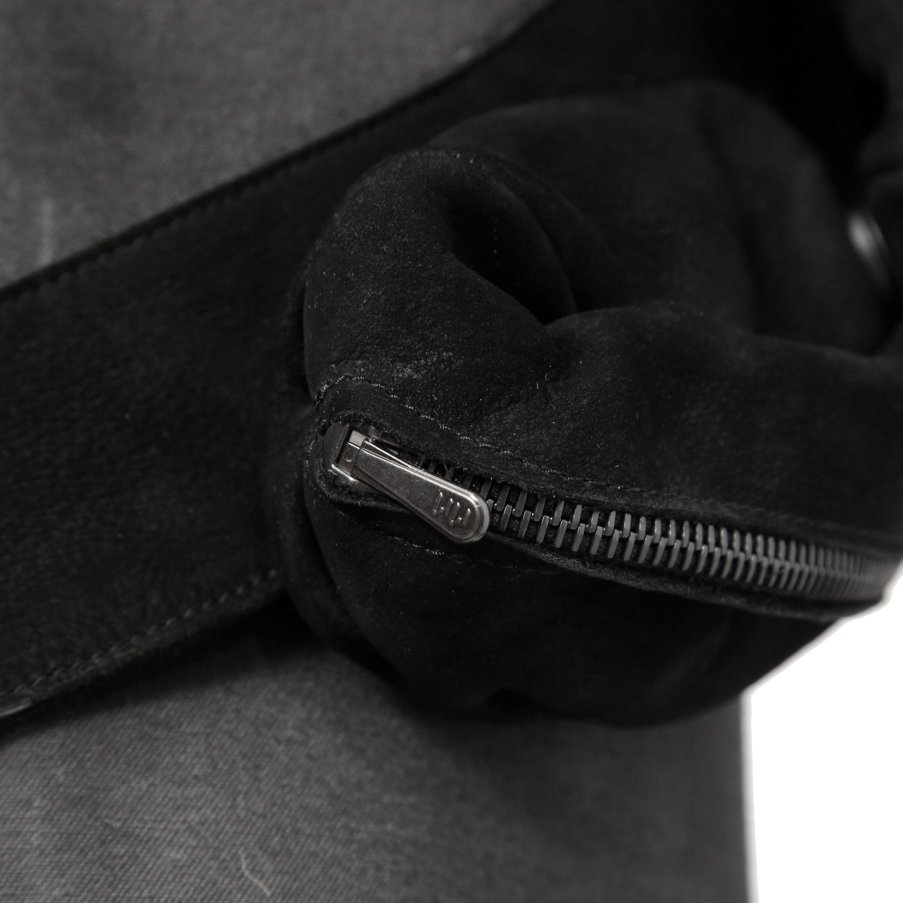新品 Leon Emanuel Blanck レオン エマニュエル ブランク/ 24AW GUIDI Buffalo Nubuck Leather / Distortion Multi Pocket Vest Bag (BLACK)