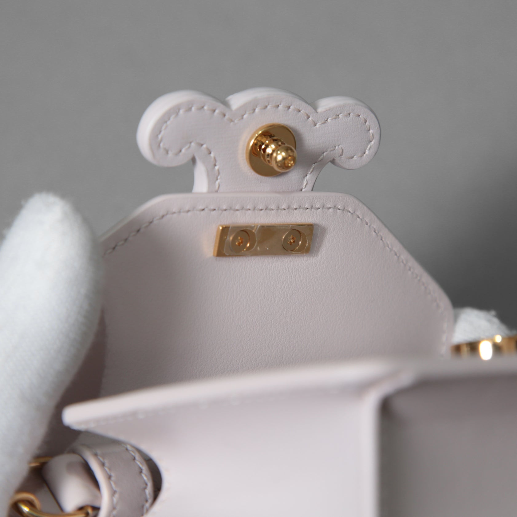 CELINE セリーヌ / 美品 トリオンフ チェーン ショルダー ミニ バッグ /  レザー / ライトピンク / ポシェット レディース