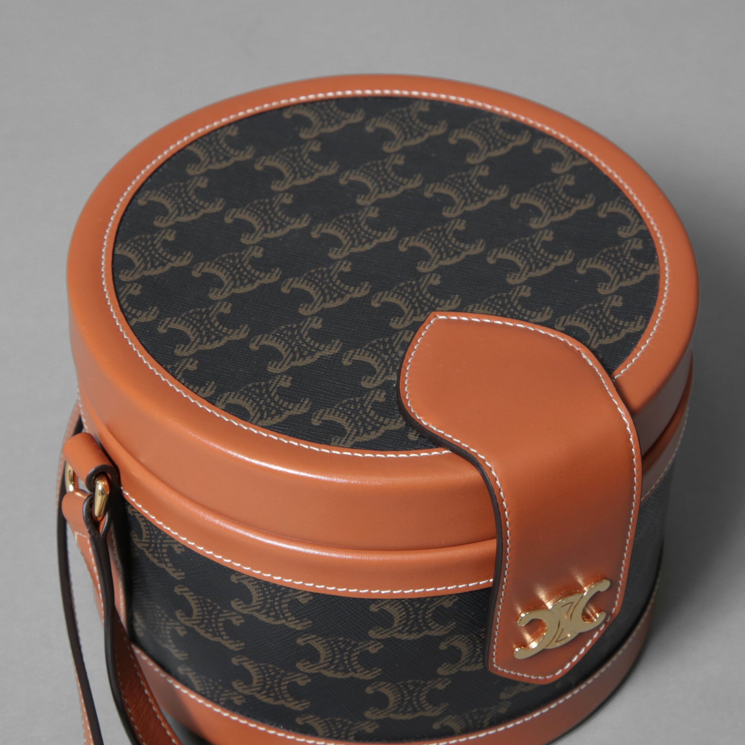CELINE セリーヌ / 美品 TAMBOUR MEDIUM / トリオンフ タンブール ミディアム バッグ / PVC & カーフスキン (BLACK x TAN) ショルダーバッグ