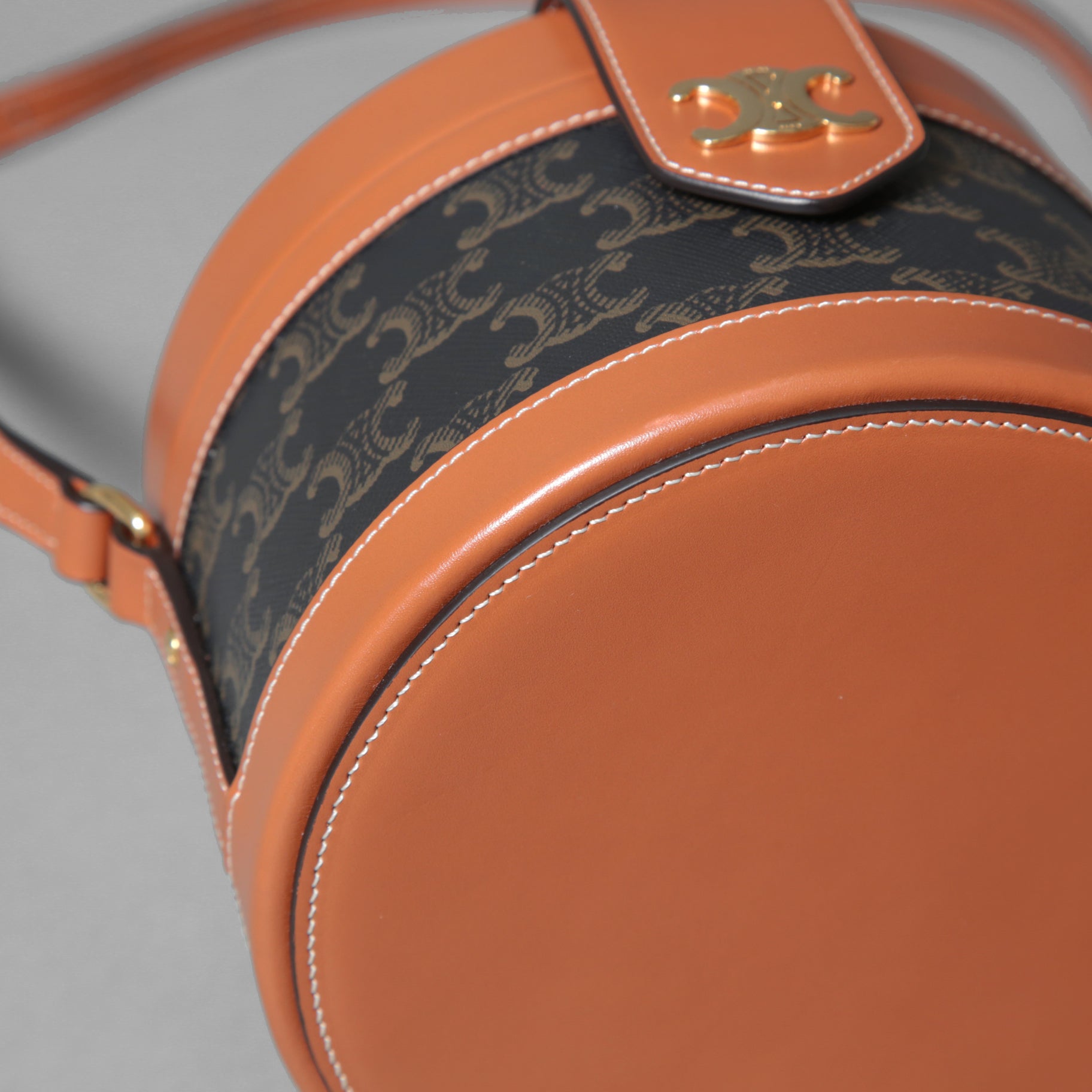 CELINE セリーヌ / 美品 TAMBOUR MEDIUM / トリオンフ タンブール ミディアム バッグ / PVC & カーフスキン (BLACK x TAN) ショルダーバッグ
