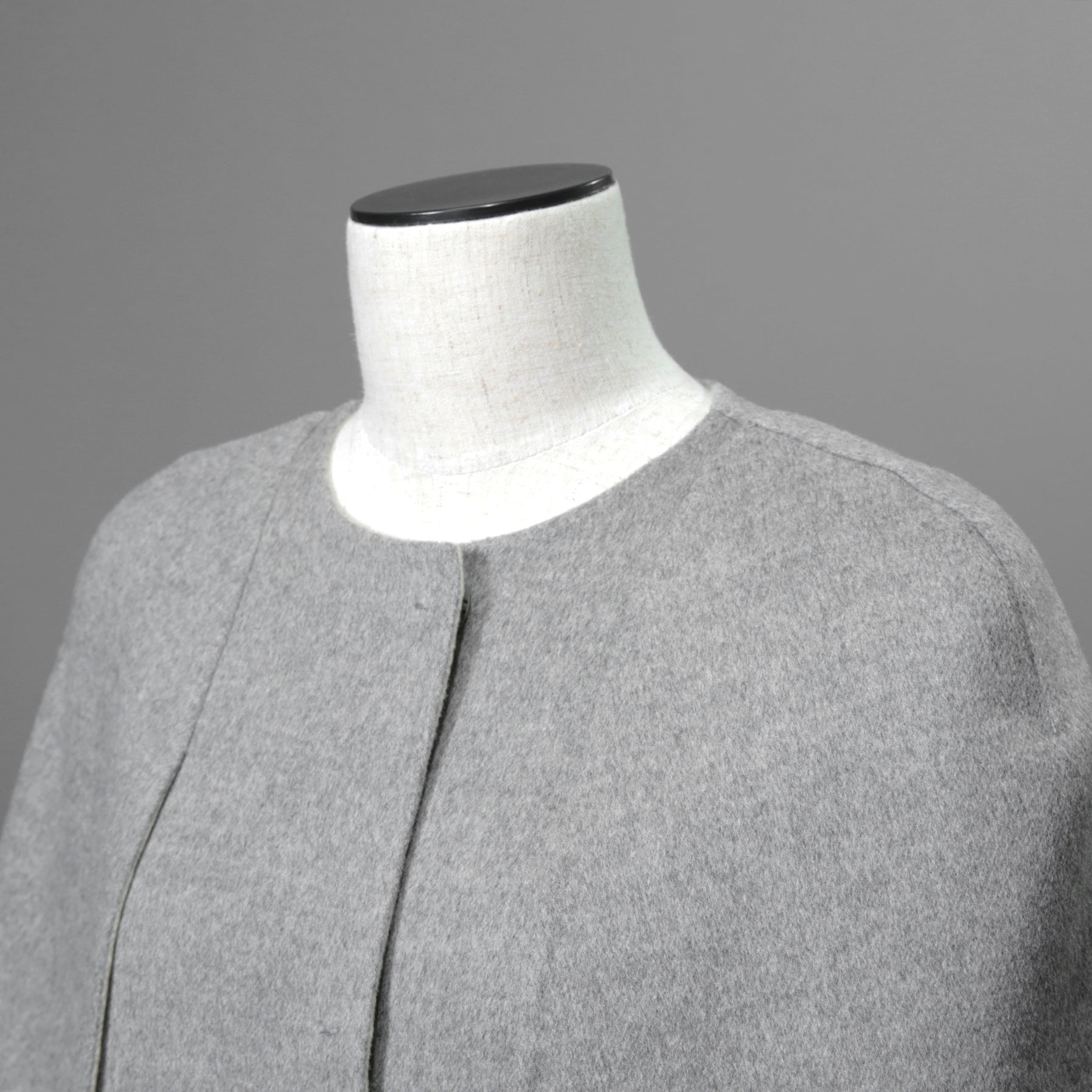 FENDI フェンディ / 18AW 美品 フォックスファーポケット付き ケープコート / FF8369 W1D / size 42 (GRAY) レディース