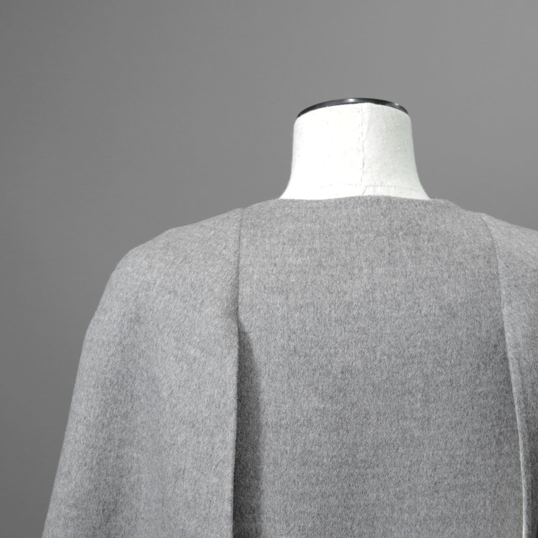 FENDI フェンディ / 18AW 美品 フォックスファーポケット付き ケープコート / FF8369 W1D / size 42 (GRAY) レディース