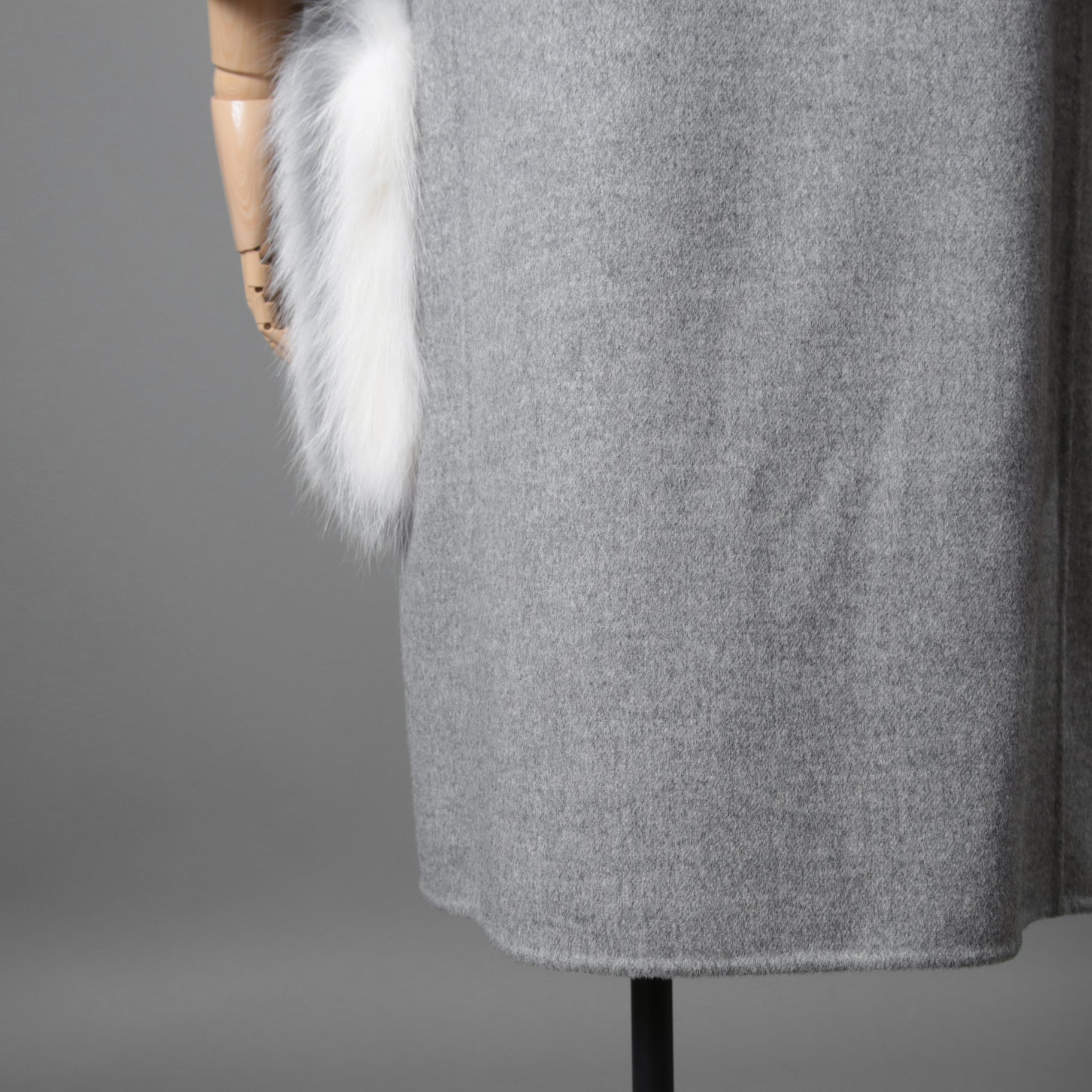 FENDI フェンディ / 18AW 美品 フォックスファーポケット付き ケープコート / FF8369 W1D / size 42 (GRAY) レディース