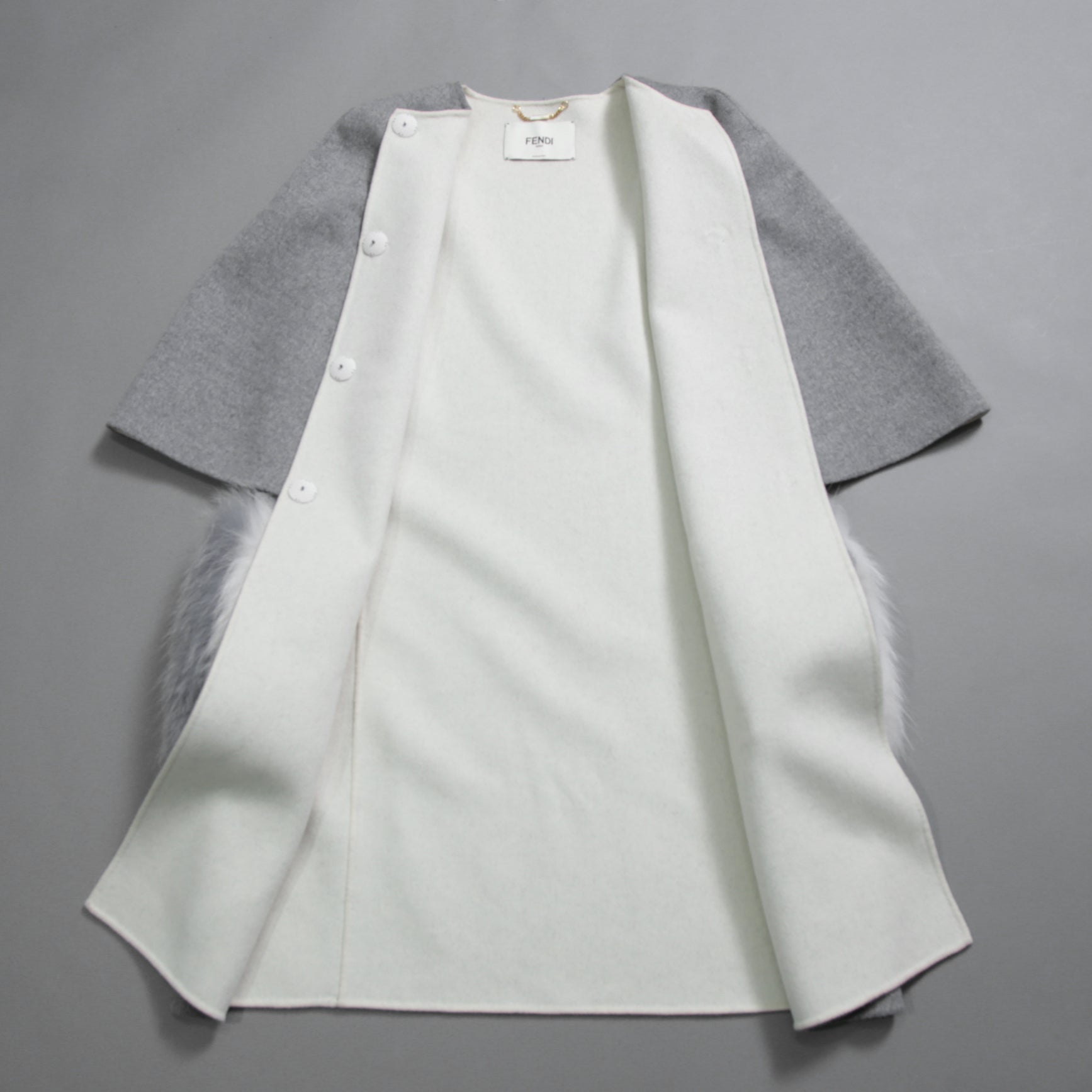 FENDI フェンディ / 18AW 美品 フォックスファーポケット付き ケープコート / FF8369 W1D / size 42 (GRAY) レディース