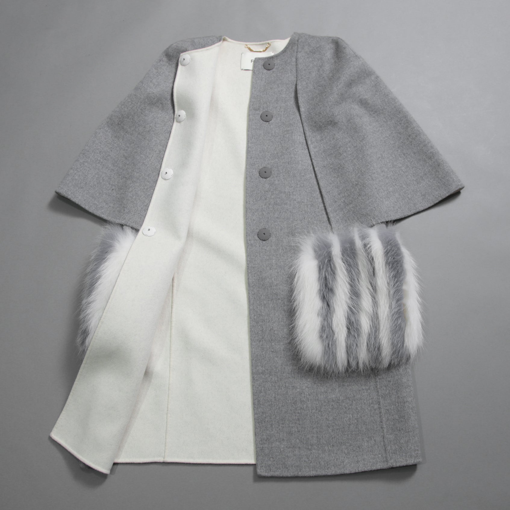 FENDI フェンディ / 18AW 美品 フォックスファーポケット付き ケープコート / FF8369 W1D / size 42 (GRAY) レディース