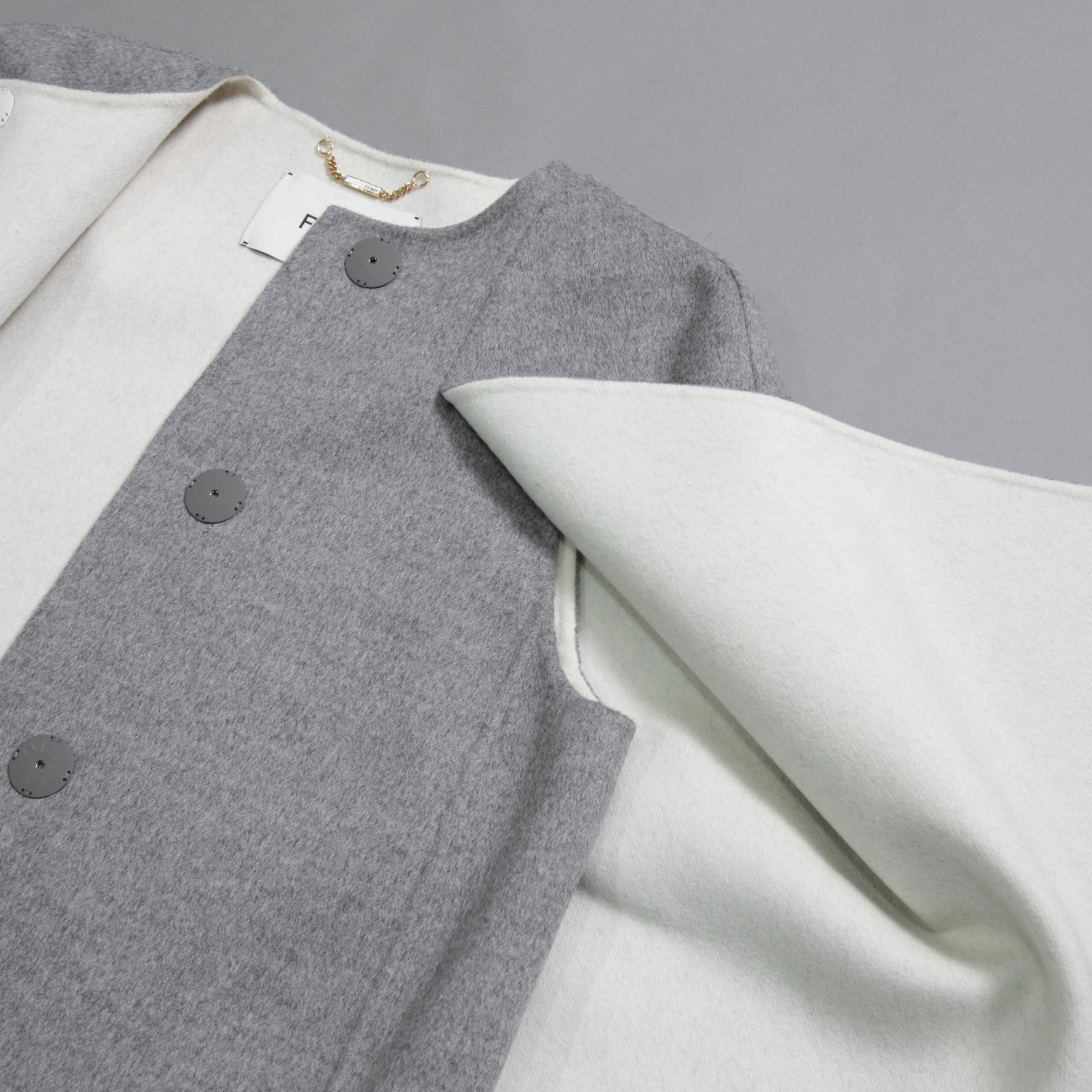 FENDI フェンディ / 18AW 美品 フォックスファーポケット付き ケープコート / FF8369 W1D / size 42 (GRAY) レディース