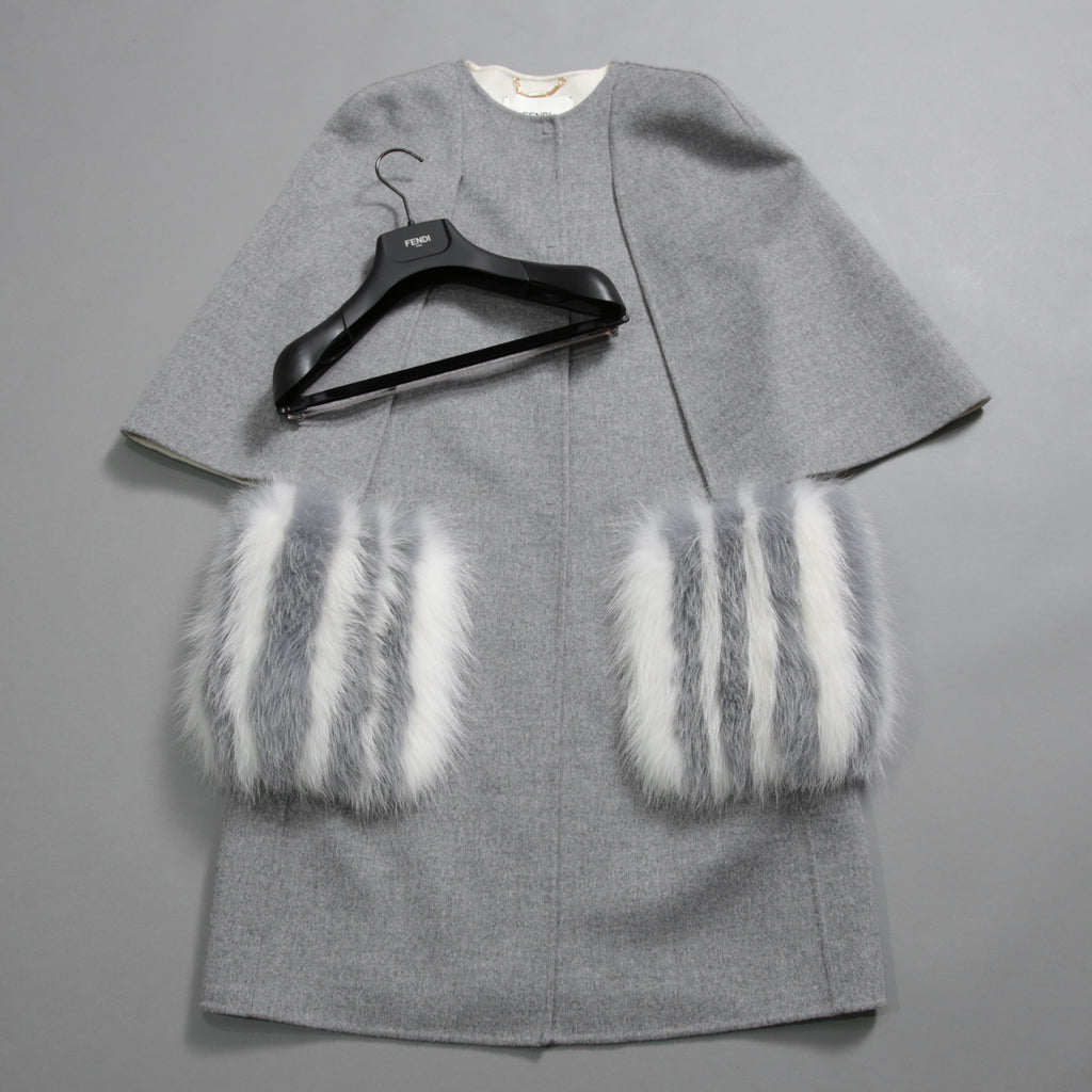 FENDI フェンディ / 18AW 美品 フォックスファーポケット付き ケープコート / FF8369 W1D / size 42 (GRAY) レディース