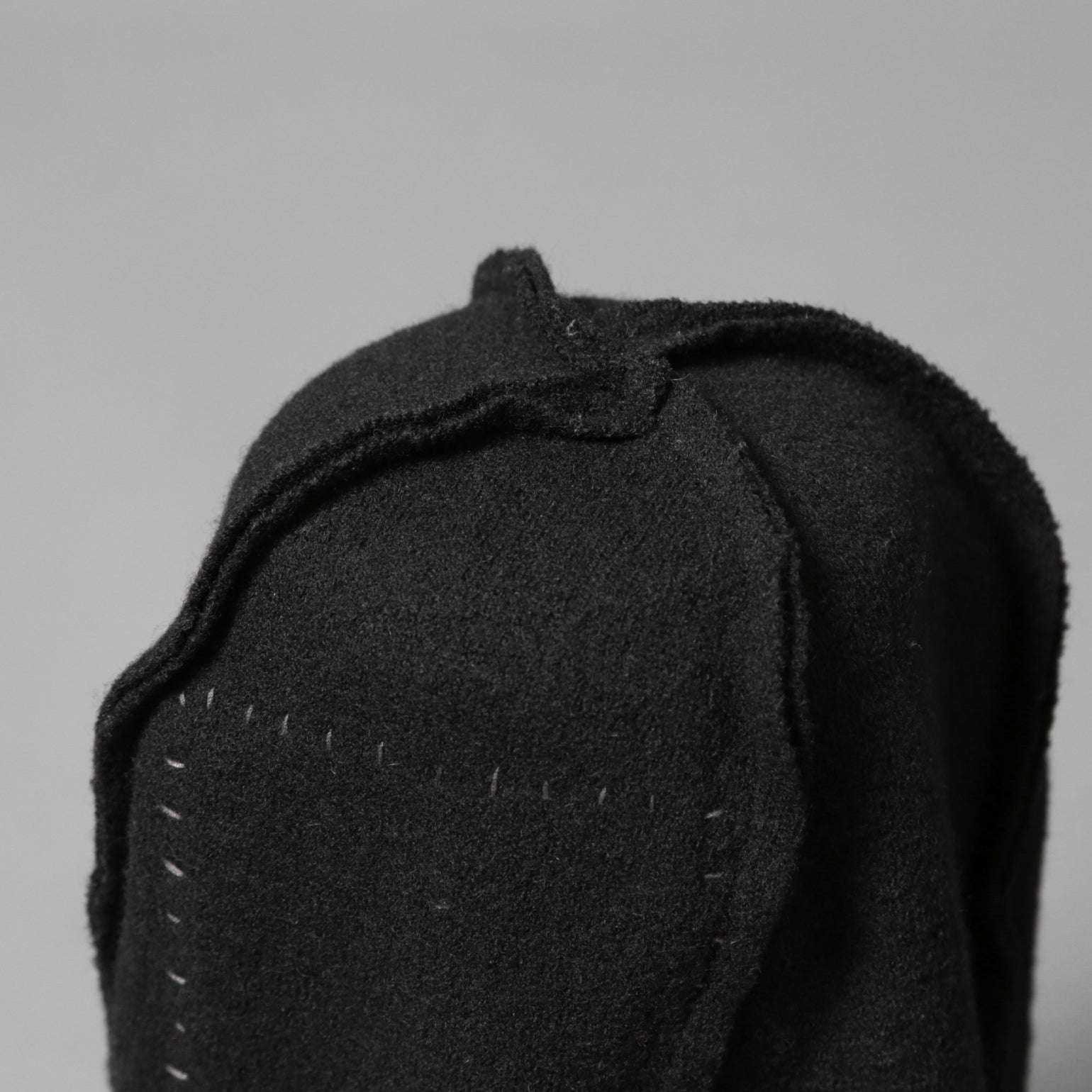 SOSNOVSKA ソスノブスカ / 18AW WOOLEN OUTSIDE SEAMSTRESS KNITCAP / ニットキャップ / size M (BLACK)