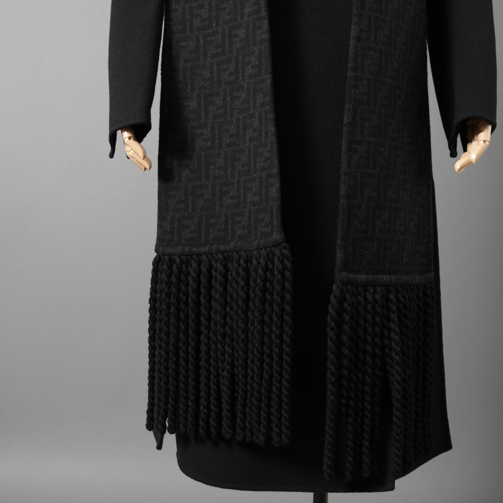 FENDIフェンディ / 19AW 美品 裏地FFロゴ ズッカ柄 マフラー付き ロングコート / FF8835 A5HD / size40 (BLACK)
