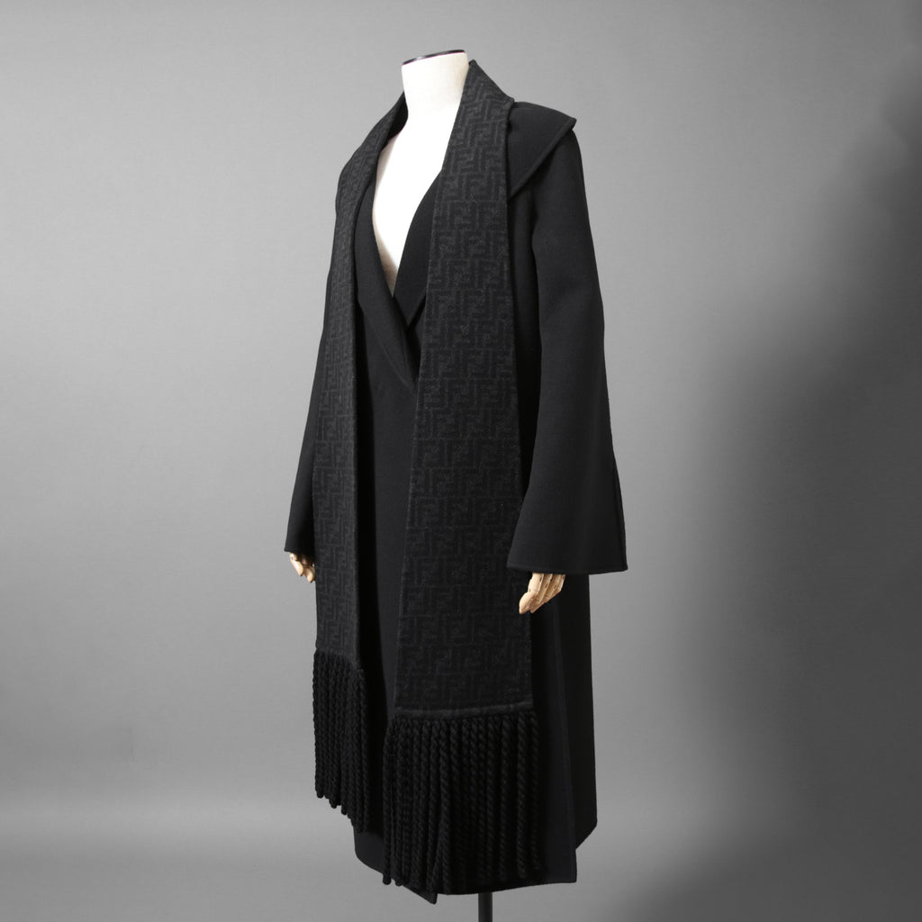FENDIフェンディ / 19AW 美品 裏地FFロゴ ズッカ柄 マフラー付き ロングコート / FF8835 A5HD / size40 (BLACK)