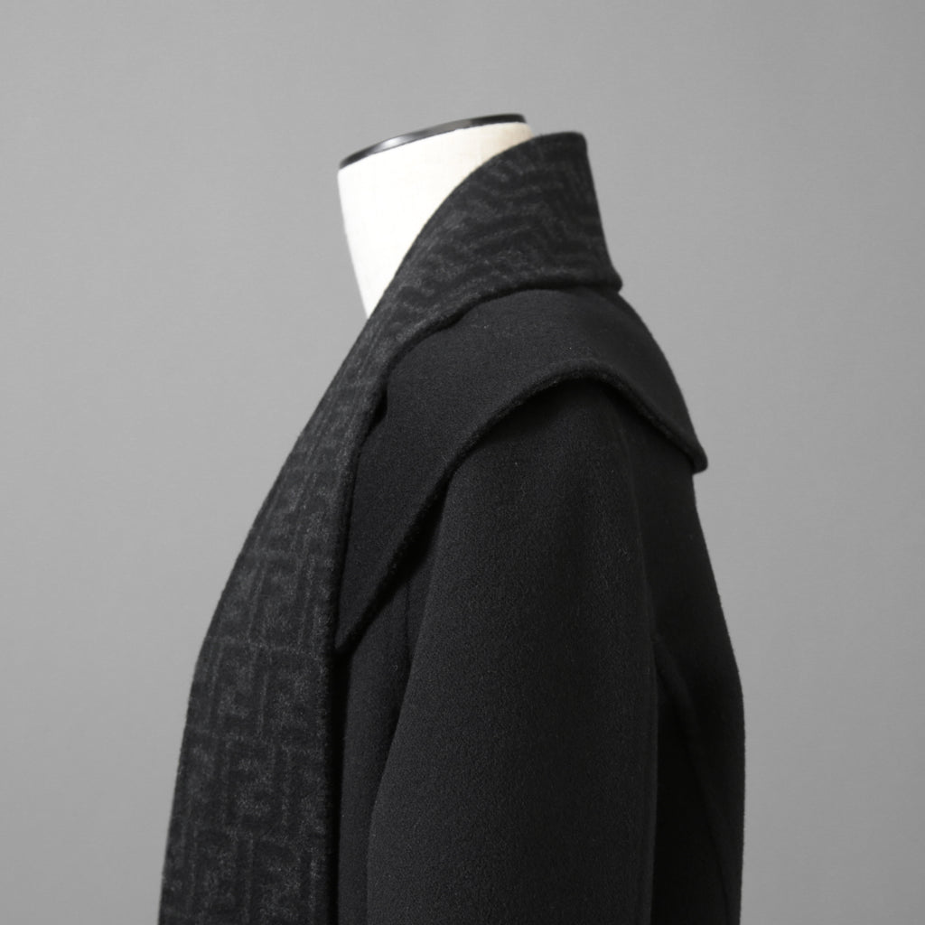 FENDIフェンディ / 19AW 美品 裏地FFロゴ ズッカ柄 マフラー付き ロングコート / FF8835 A5HD / size40 (BLACK)