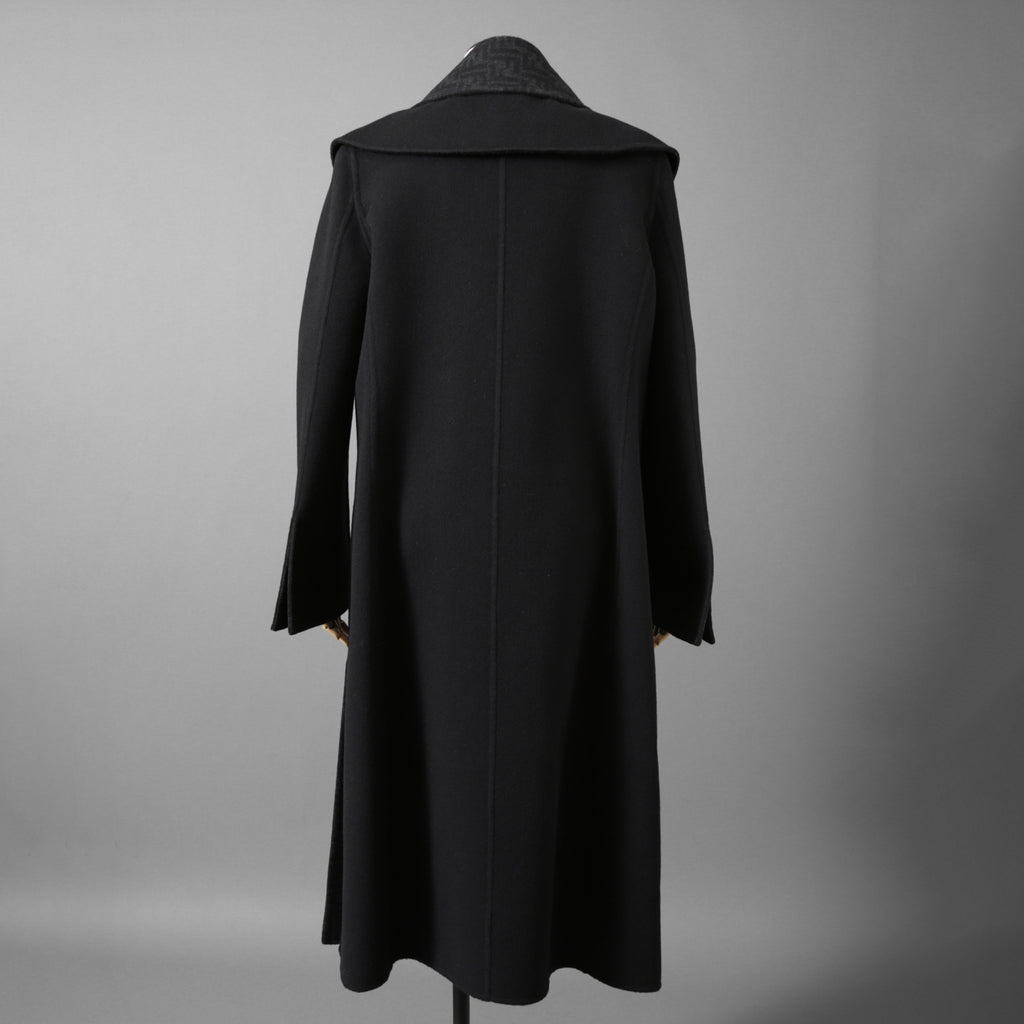 FENDIフェンディ / 19AW 美品 裏地FFロゴ ズッカ柄 マフラー付き ロングコート / FF8835 A5HD / size40 (BLACK)