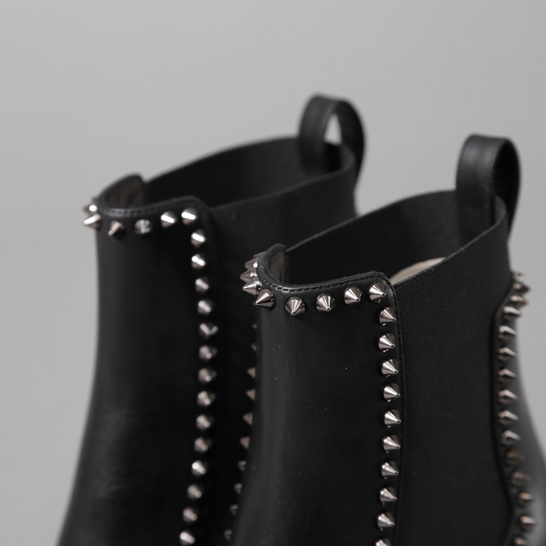 Christian Louboutin クリスチャンルブタン / Out Line Spike Lug アウトライン スパイク ブーツ / スタッズ サイドゴアブーツ / size 35.5 (22.5cm) BLACK レディース シューズ
