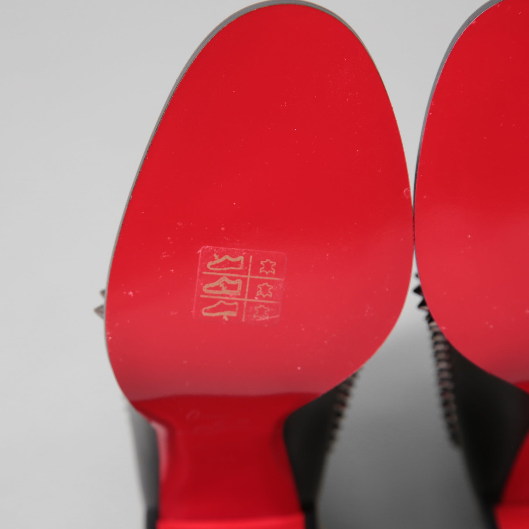 Christian Louboutin クリスチャンルブタン / Out Line Spike Lug アウトライン スパイク ブーツ / スタッズ サイドゴアブーツ / size 35.5 (22.5cm) BLACK レディース シューズ