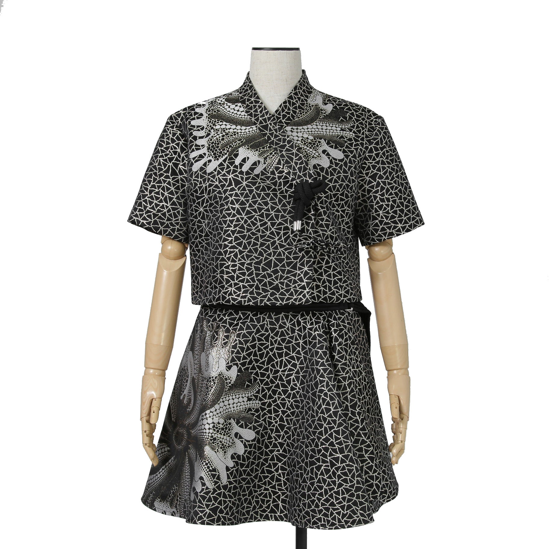 超希少 LOUIS VUITTON x YAYOI KUSAMA ルイヴィトン 草間彌生 コラボ / 2023SS サイケデリックフラワー ラップ トップス / 半袖 / size 38 (M) BLACK / RW231J VF5 FOB26