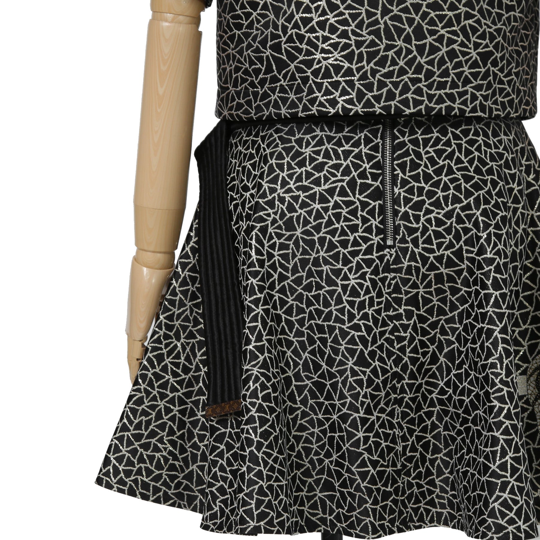 希少 LOUIS VUITTON x YAYOI KUSAMA ルイヴィトン 草間彌生 コラボ / 2023SS サイケデリックフラワー ミニラップ スカート  / size 38 (M) BLACK