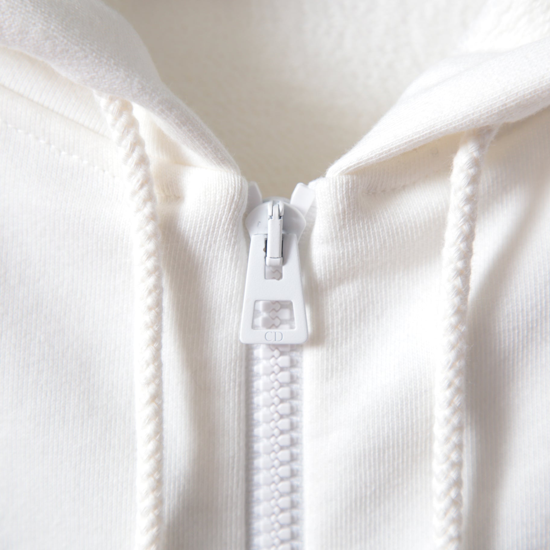 Christian Dior クリスチャンディオール / 23AW 美品 ピエトロ ルッフォ 刺繍 ジップアップ フーディ / パーカー / 343G01A4106 / size S (WHITE) レディース