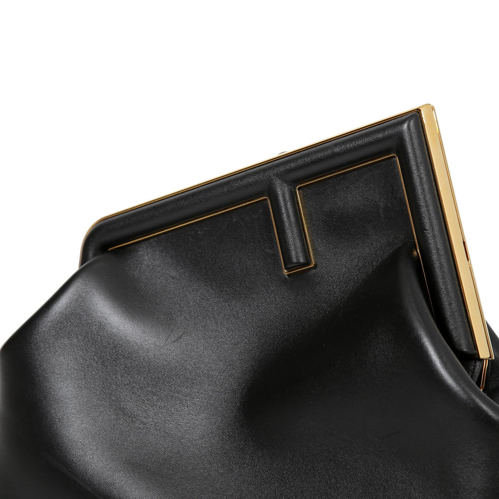 FENDI フェンディ / 2021年モデル / ファースト ミディアム バッグ / ナッパ レザー (BLACK)