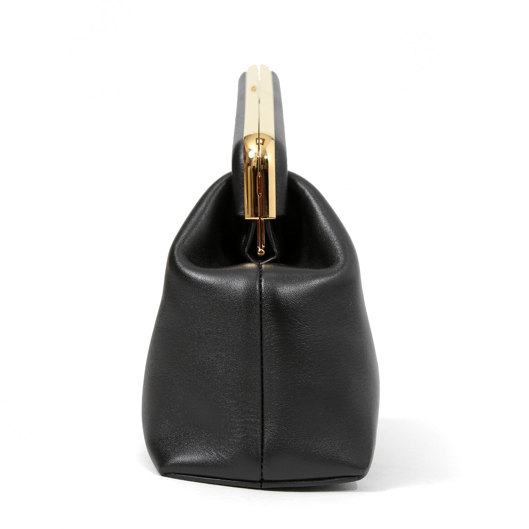 FENDI フェンディ / 2021年モデル / ファースト ミディアム バッグ / ナッパ レザー (BLACK)