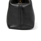 FENDI フェンディ / 2021年モデル / ファースト ミディアム バッグ / ナッパ レザー (BLACK)