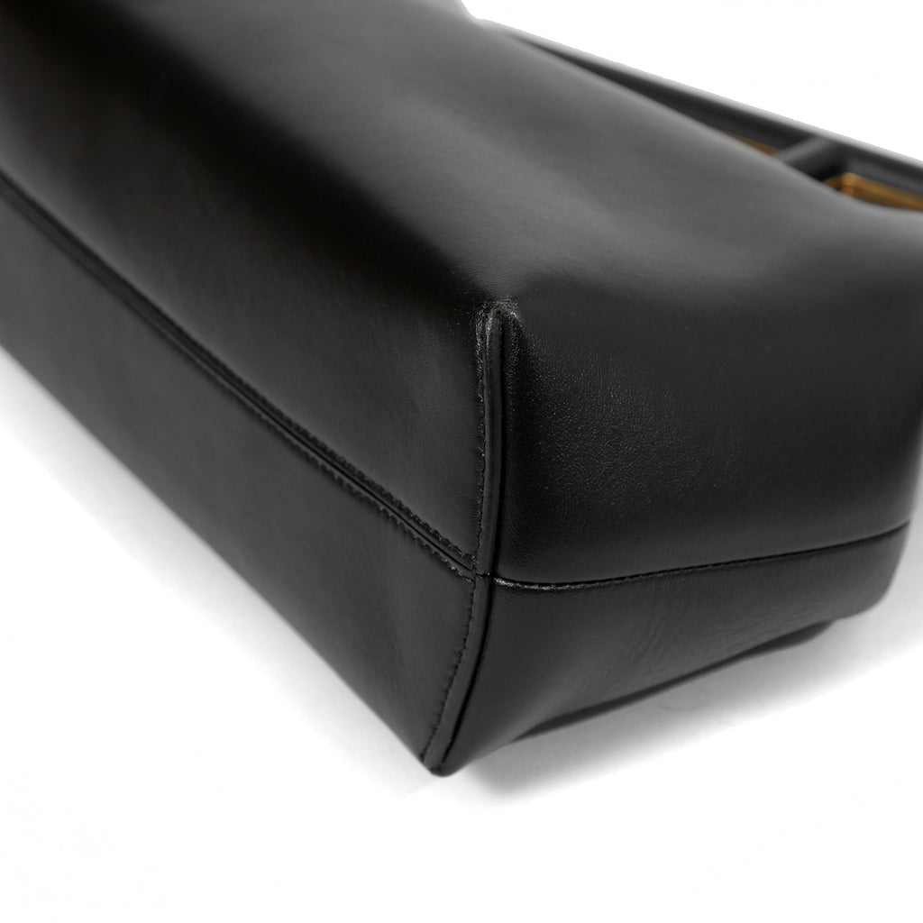 FENDI フェンディ / 2021年モデル / ファースト ミディアム バッグ / ナッパ レザー (BLACK)