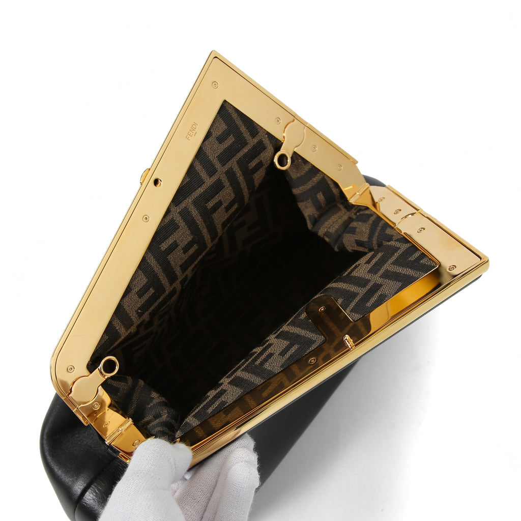 FENDI フェンディ / 2021年モデル / ファースト ミディアム バッグ / ナッパ レザー (BLACK)