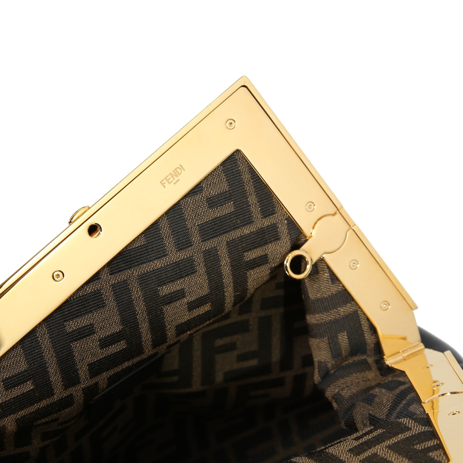 FENDI フェンディ / 2021年モデル / ファースト ミディアム バッグ / ナッパ レザー (BLACK)