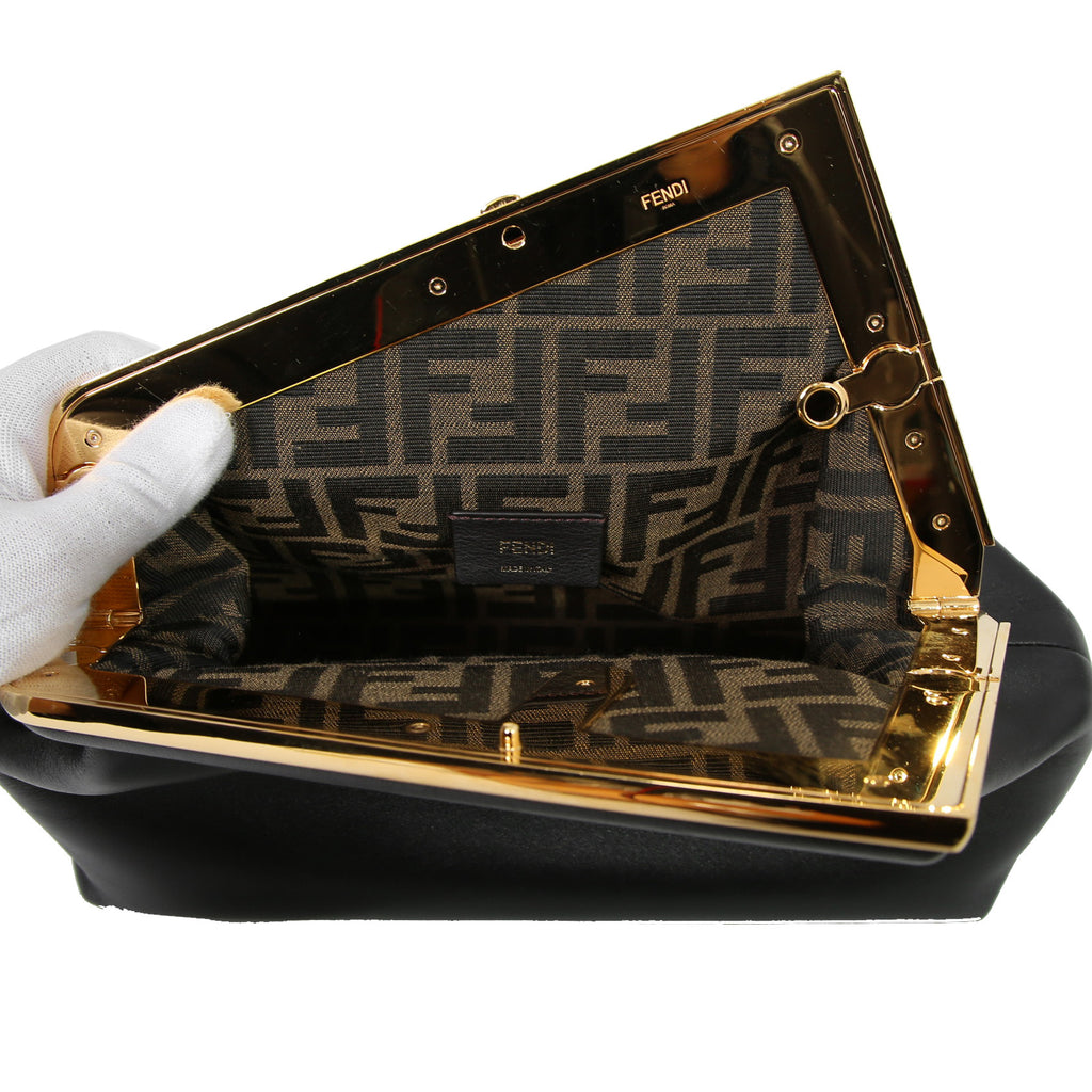 FENDI フェンディ / 2021年モデル / ファースト ミディアム バッグ / ナッパ レザー (BLACK)