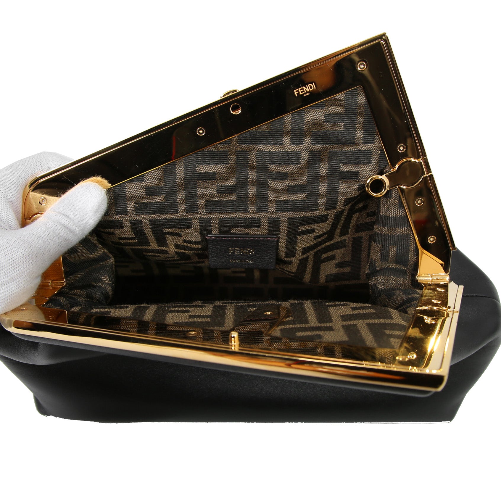 FENDI フェンディ / 2021年モデル / ファースト ミディアム バッグ / ナッパ レザー (BLACK)