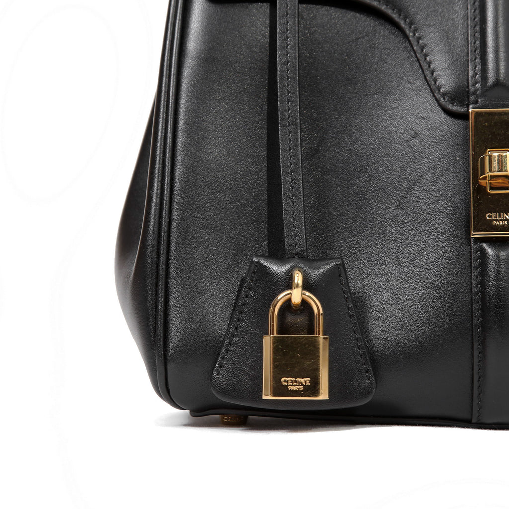 CELINE セリーヌ / 現行モデル / スモール 16 (セーズ) バッグ / サチネイテッド カーフ スキン (BLACK)
