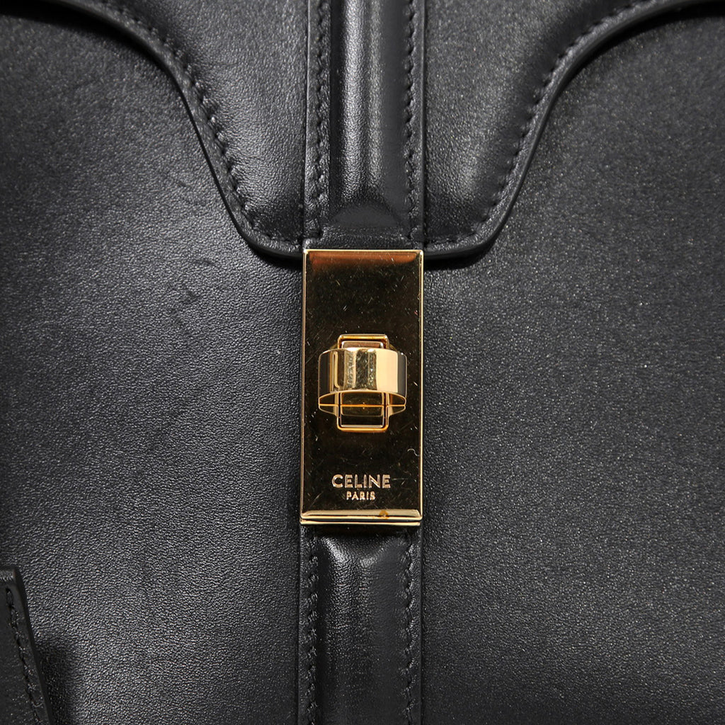 CELINE セリーヌ / 現行モデル / スモール 16 (セーズ) バッグ / サチネイテッド カーフ スキン (BLACK)