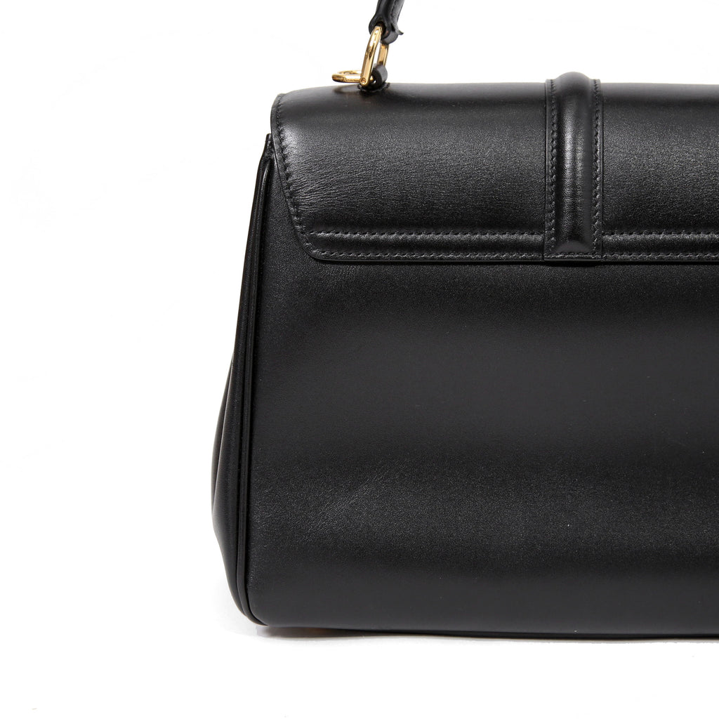 CELINE セリーヌ / 現行モデル / スモール 16 (セーズ) バッグ / サチネイテッド カーフ スキン (BLACK)