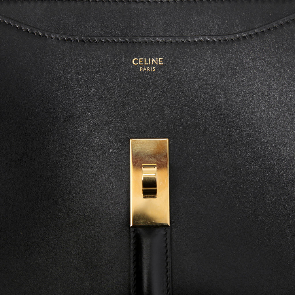 CELINE セリーヌ / 現行モデル / スモール 16 (セーズ) バッグ / サチネイテッド カーフ スキン (BLACK)