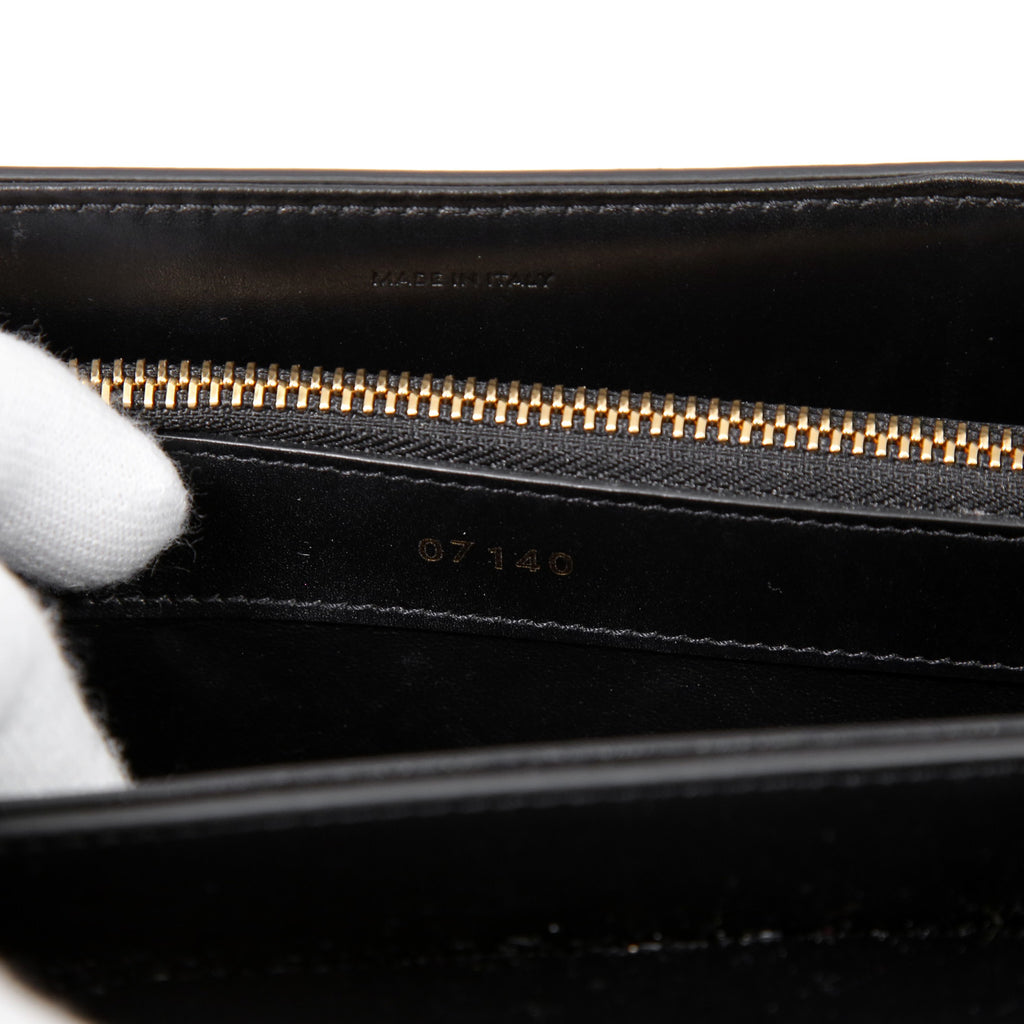 CELINE セリーヌ / 現行モデル / スモール 16 (セーズ) バッグ / サチネイテッド カーフ スキン (BLACK)