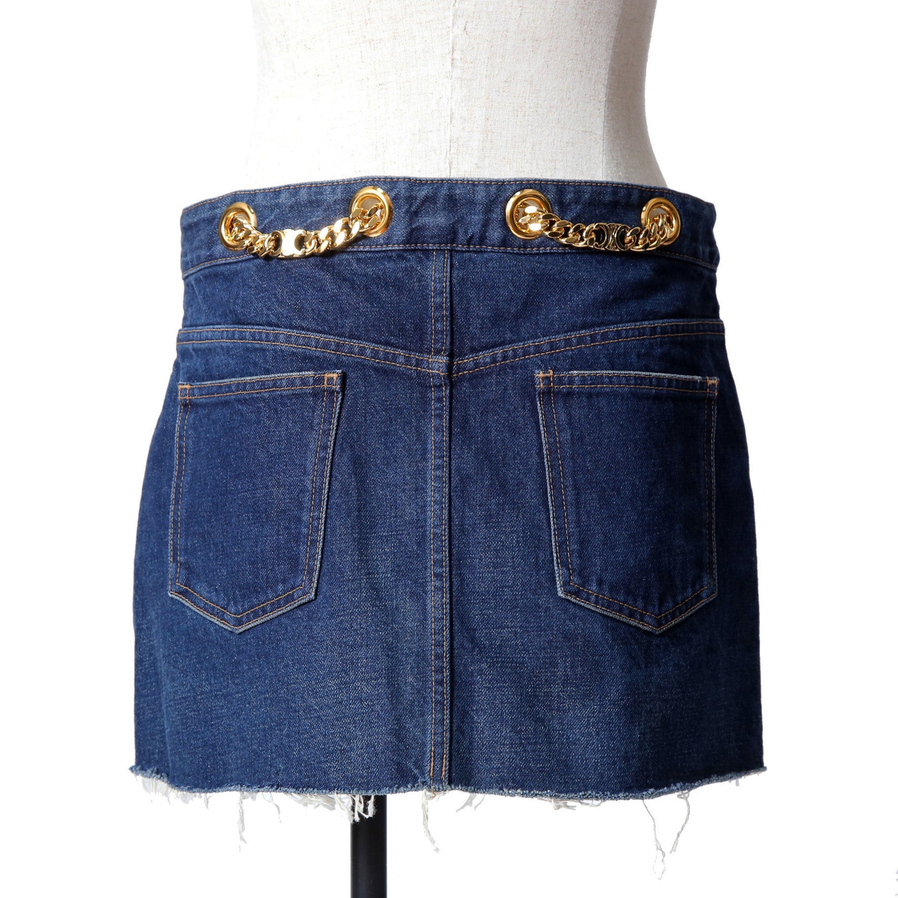 CELINE セリーヌ / 23AW 表参道店 限定 トリオンフ ゴールドチェーン デニム ミニスカート / size 27 (INDIGO) レディース