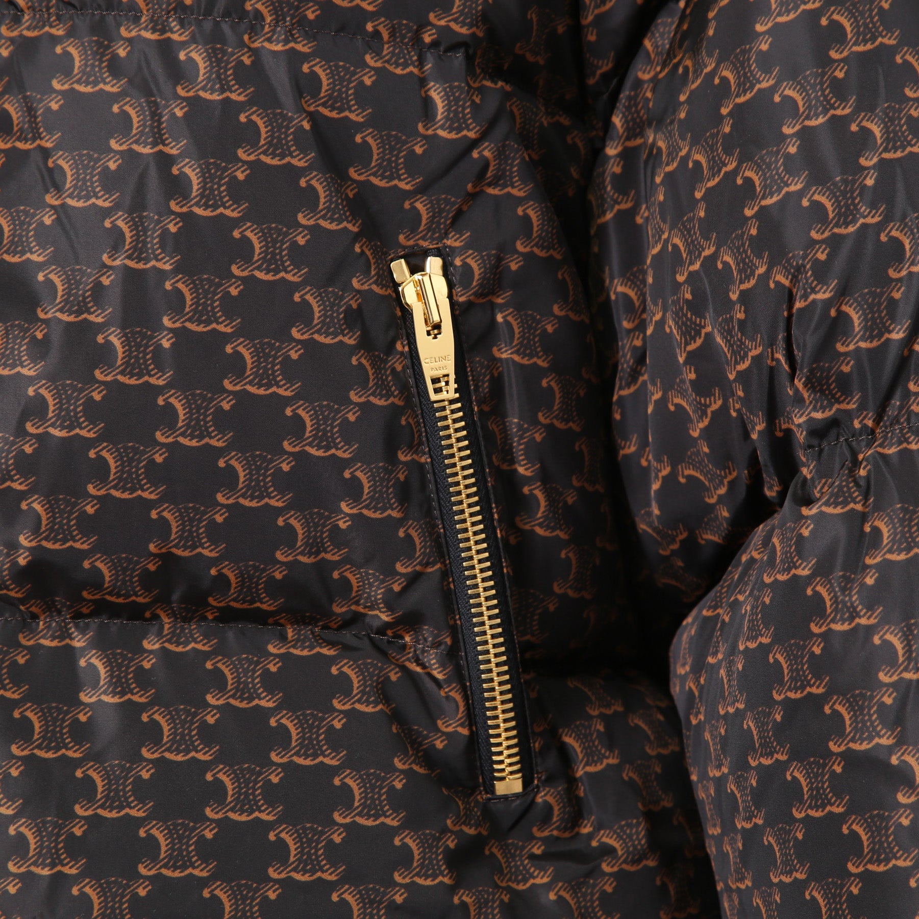 CELINE セリーヌ / 24AW 極上品 ナイロン ショート ダウンジャケット / トリオンフ モノグラム /  2W782344N /  size 36 (BROWN) レディース