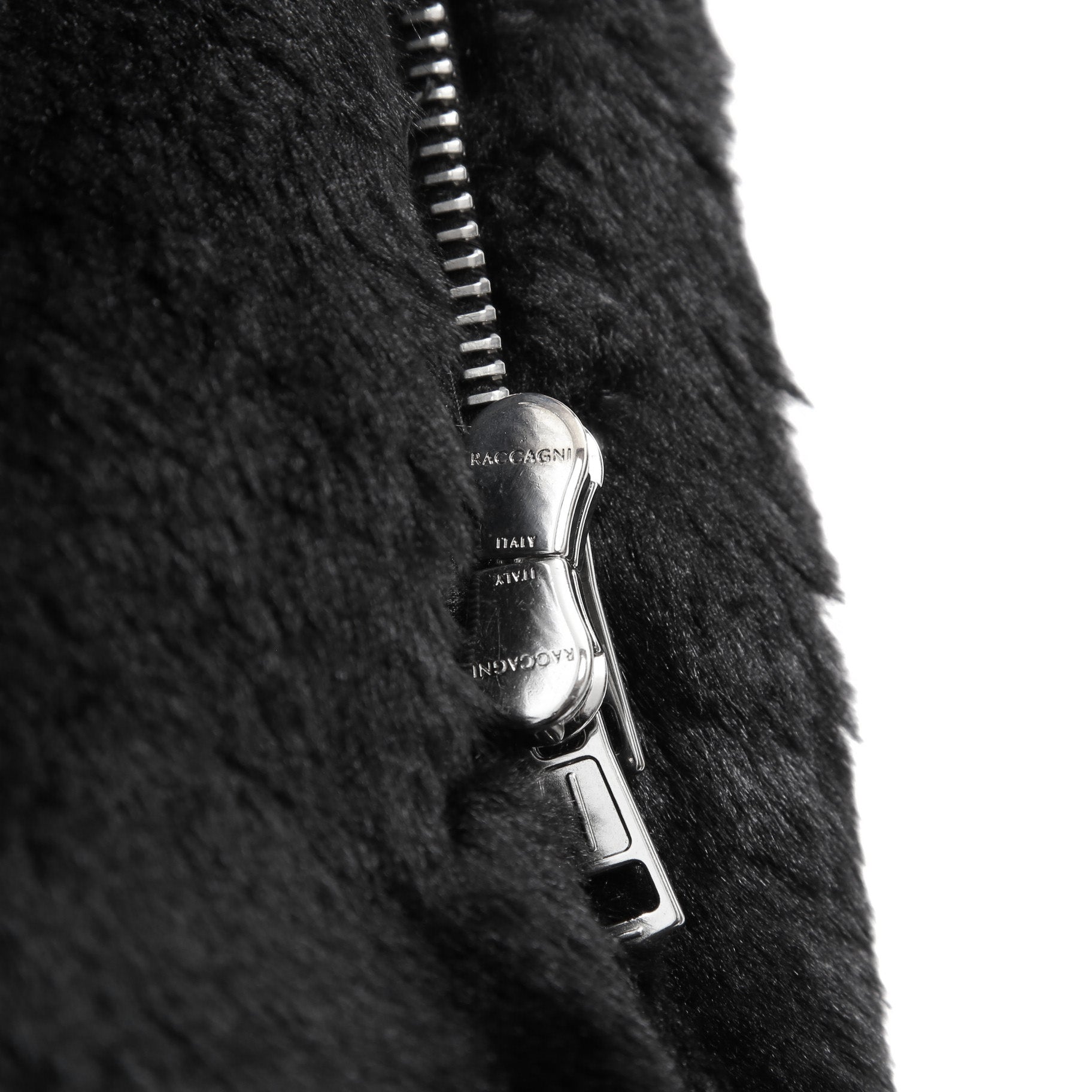 1piu1ugare3 ウノピウウノウグァーレトレ / 美品 24AW エコ ファー / ラップネック フーデッド コート / MRC137 / size 4 (BLACK)