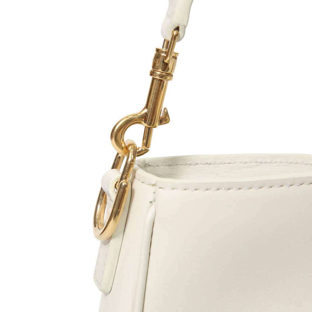 新品 CELINE セリーヌ / 24年製 スモール カミーユ 16（セーズ）ソフト バッグ / スムースカーフスキン / (rice)