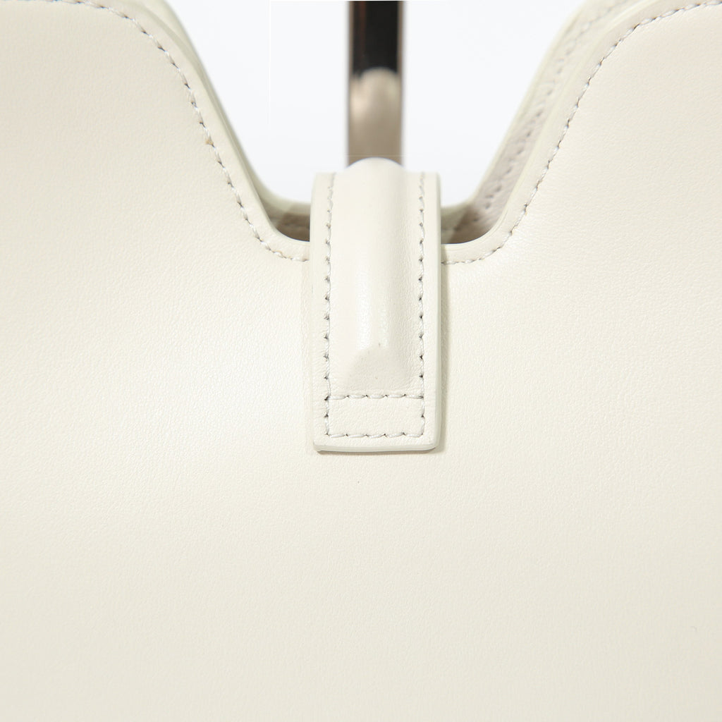 新品 CELINE セリーヌ / 24年製 スモール カミーユ 16（セーズ）ソフト バッグ / スムースカーフスキン / (rice)