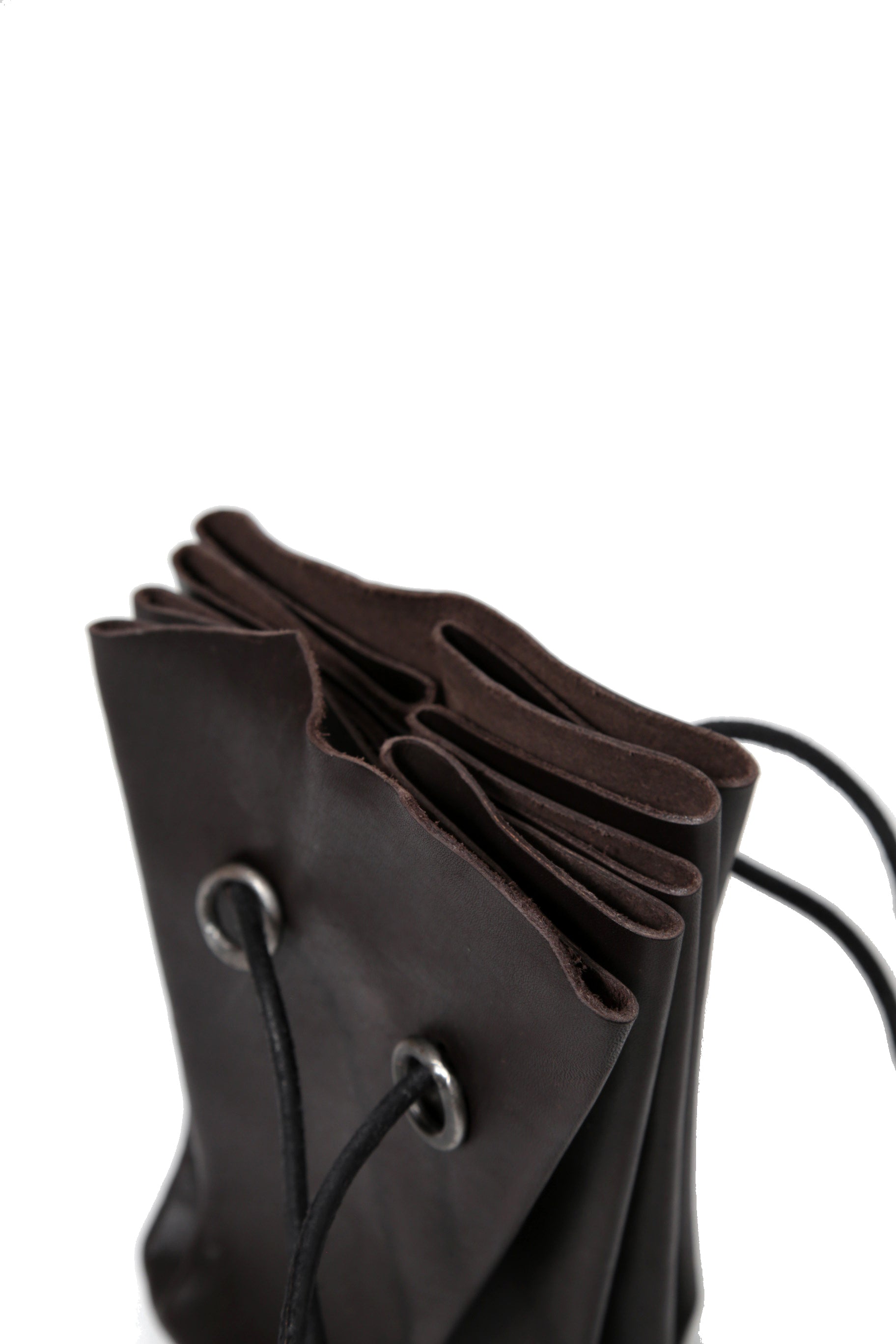 新品 TAGLIOVIVO タリオヴィヴォ / HUES限定 カーフレザー ミニ巾着 / BROWN