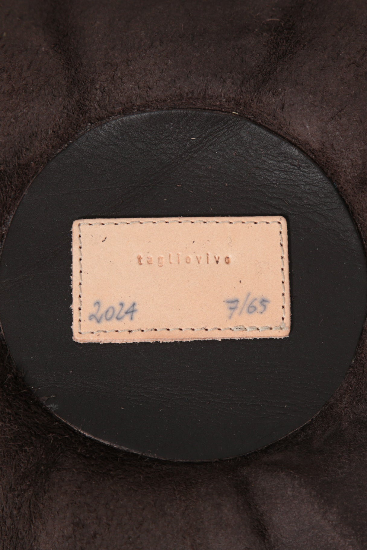 新品 TAGLIOVIVO タリオヴィヴォ / HUES限定 カーフレザー ミニ巾着 / BROWN