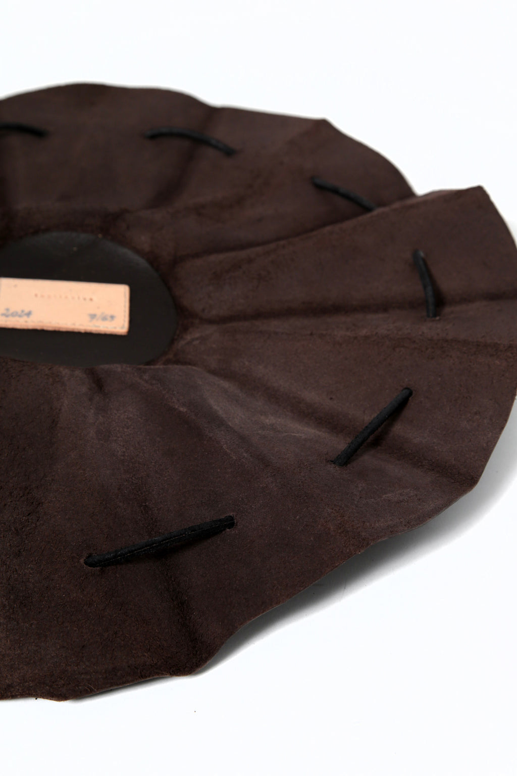 新品 TAGLIOVIVO タリオヴィヴォ / HUES限定 カーフレザー ミニ巾着 / BROWN