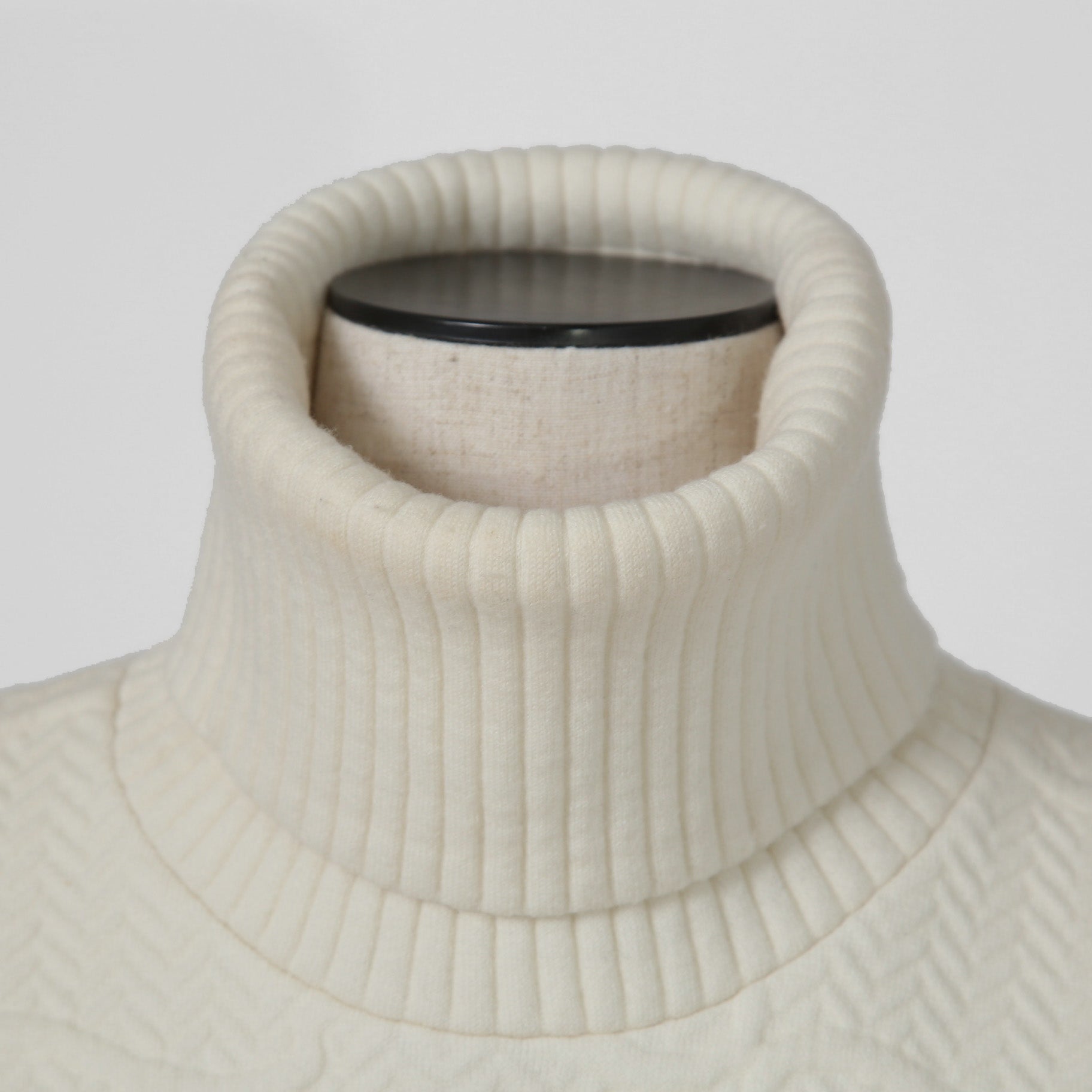 FENDI フェンディ /  21AW FFカリグラフィー ズッカ / ハイネックニット / カシミヤ混 / FZX697 AHE9 / size 38 (クリーム)  レディース