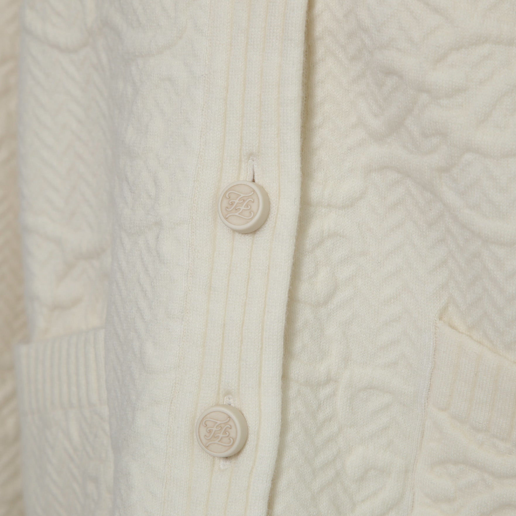 FENDI フェンディ /  21AW FFカリグラフィー ズッカ / ニット カーディガン / ウールカシミヤ / FZC888 AHE9 / size 38 (クリーム)  レディース