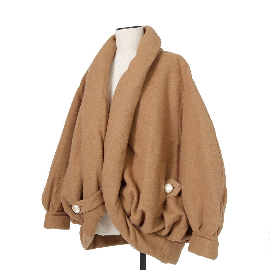 極上品 Louis Vuitton ルイヴィトン / 23年クルーズコレクション "look 4" / キャメルヘア パール コクーン ショートコート  / モノグラム裏地 / 1AAL1B / size 36 (キャメル)