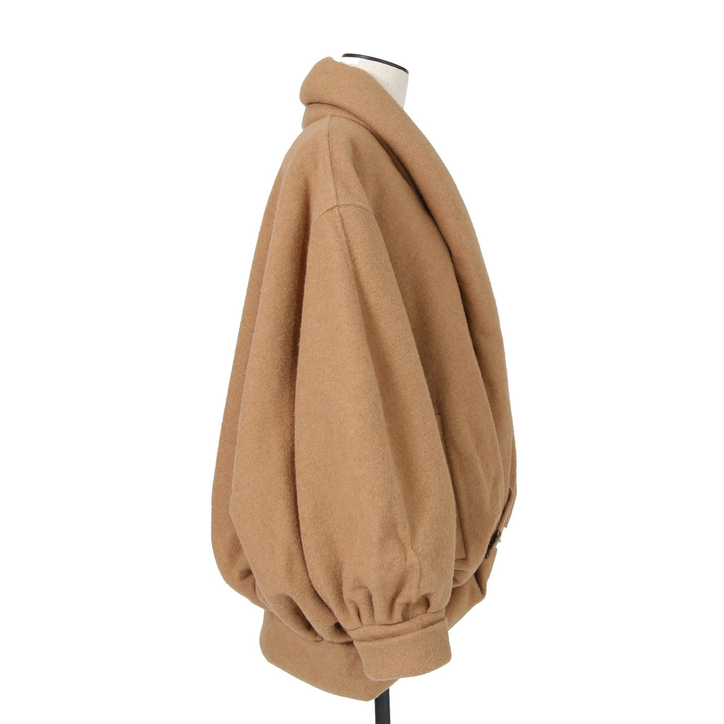 極上品 Louis Vuitton ルイヴィトン / 23年クルーズコレクション "look 4" / キャメルヘア パール コクーン ショートコート  / モノグラム裏地 / 1AAL1B / size 36 (キャメル)